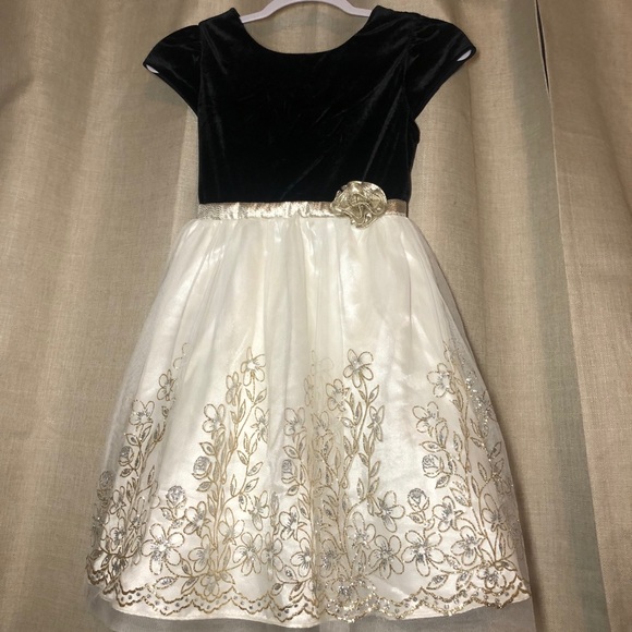 Jona Michelle Other - Beautiful Holiday Girl Dress